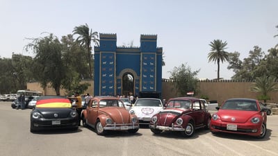 العراقيات يعشقن سيارة الرايخ الألماني.. معتز يجمع ملاك “الرگة” في گروب فيسبوك (صور)