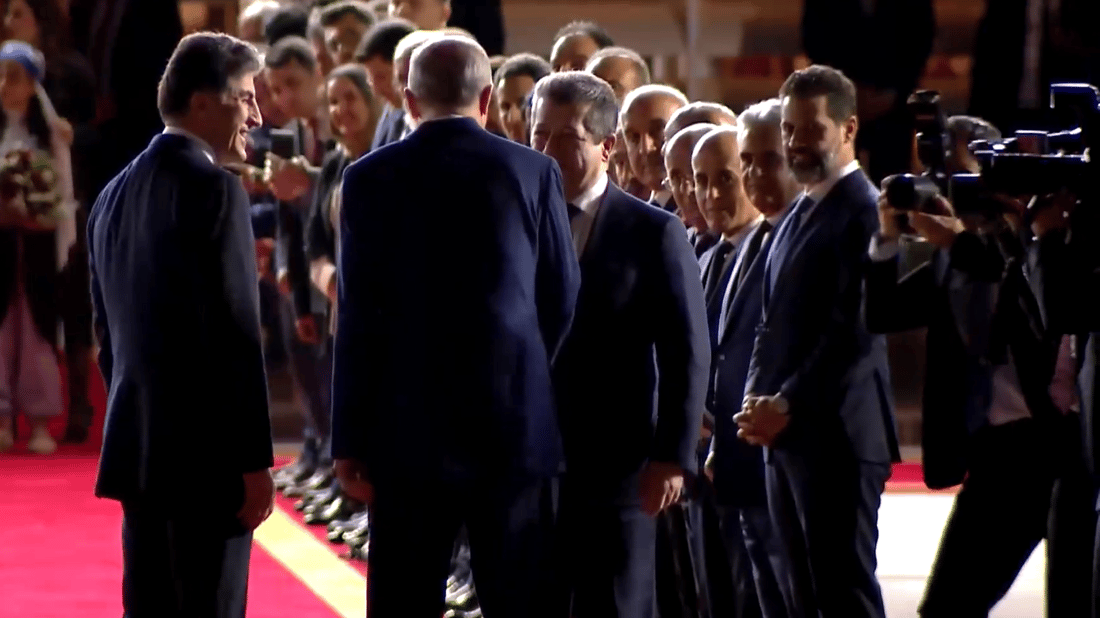 صور من المطار: بارزاني وطالباني باستقبال أردوغان في أربيل