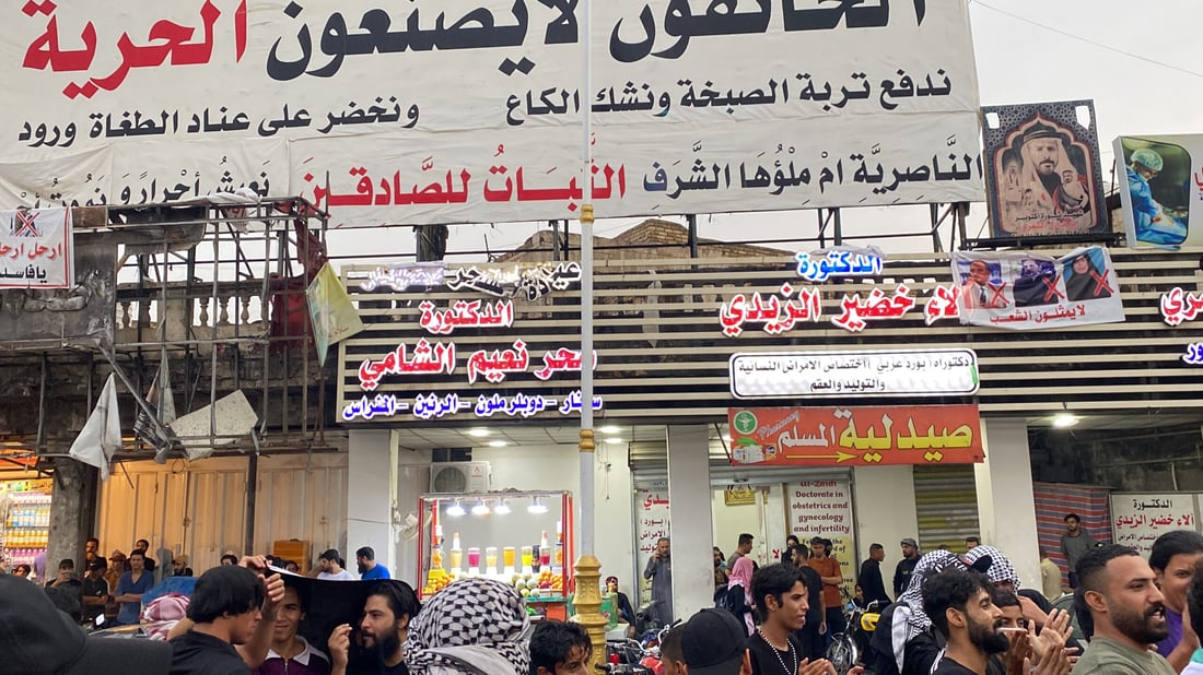 يوم بدء الاعتصام ونصب الخيام.. متظاهرو الحبوبي يحيون ذكرى تشرين الرابعة (صور)