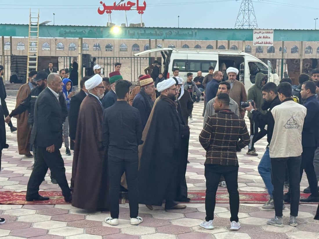 صور: الزبير ترفع الراية السوداء فوق خطوة الإمام علي حزناً على الإمام الكاظم