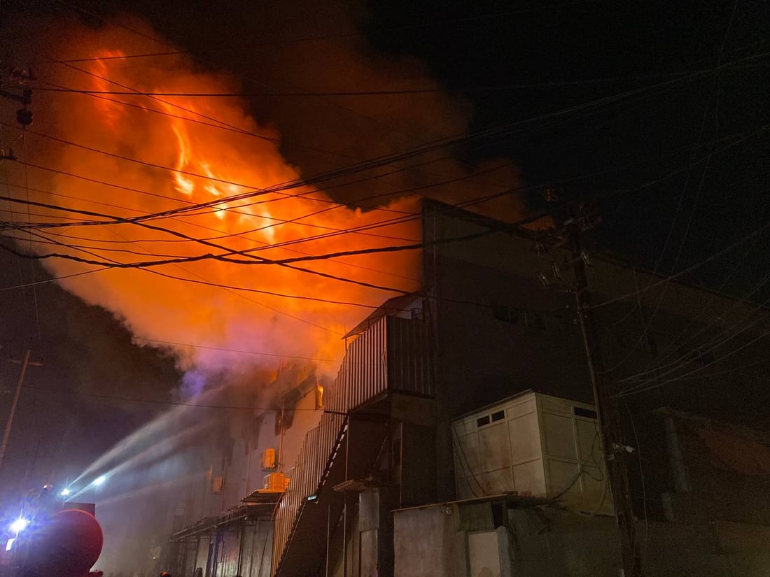 مشاهد من حريق أربيل الكبير الآن: تجنبوا شارع 60