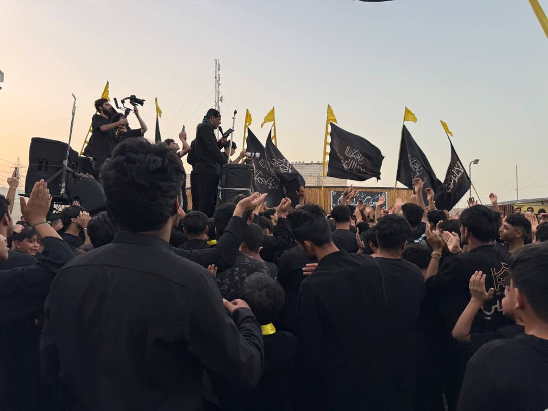 صور: موكب كبير يجوب شوارع خور الزبير.. مخيم الإمام الحسن حضر ألف وجبة طعام