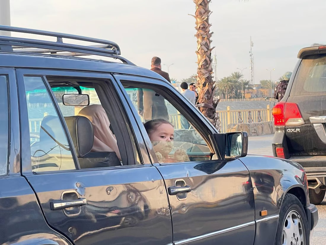 Diyala river corniche attracts families amid mild weather