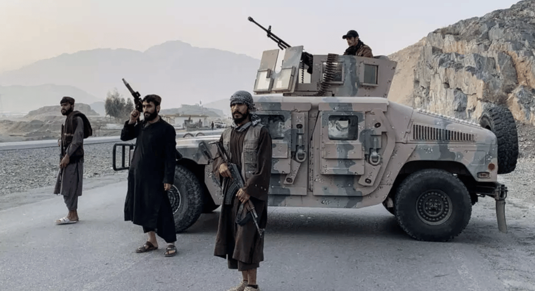 باكستان تعلن “حرباً مفتوحة” على طالبان وتشن غارات جوية على كابل وقندهار