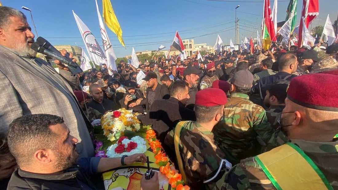 صور: الحشد يشيع “القائد أبو باقر” من أمام مديرية الإعلام