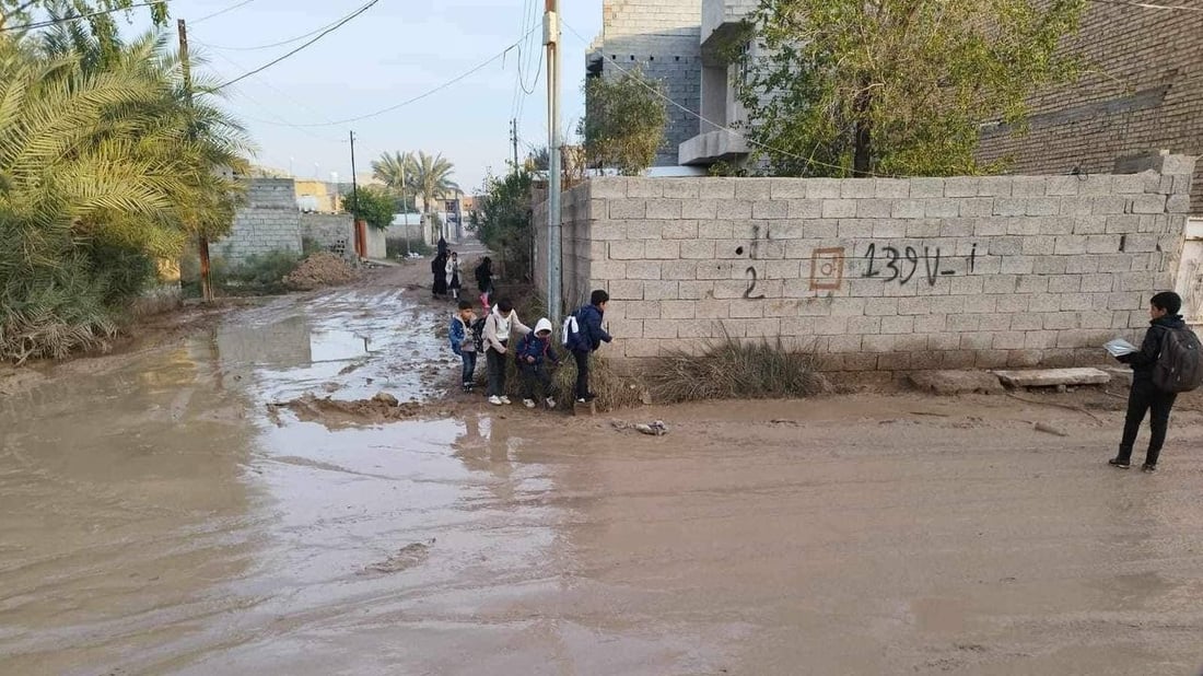 صور: أطفال كاطون بعقوبة يحلمون بالسير على طرق بشرية.. والنائب المجمعي متفائل