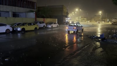 الديوانية الآن: أمطار غزيرة وعواصف رعدية.. فيديو من حي الزعيم