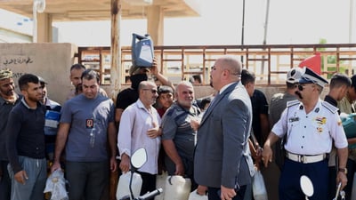 بە دەبەی پێنج لیتری بەنزین بە خەڵک دەدرێ