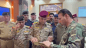 فيديو: قائد سرايا السلام يسلم لجنة حصر السلاح بيانات المقاتلين وجرد بالعجلات