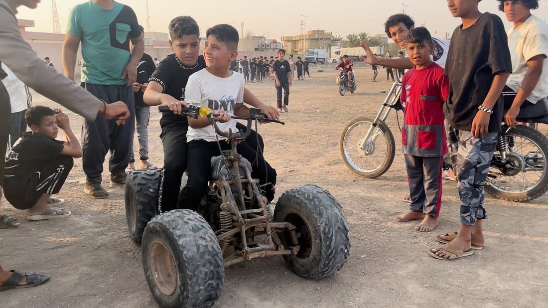 فيديو: ماكو بنات ومرتاحين! مغامرة الفتيان بربع دينار على دراجات قلعة صالح