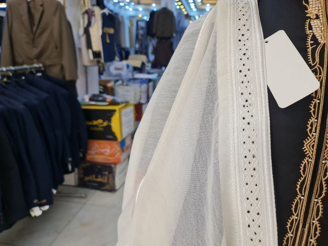 صور: عشاق “الكشتة” أعدوا البنادق وسيخيمون بعباءات إنكليزية في بادية السماوة