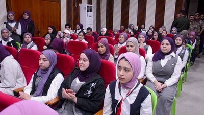 فيديو من بلد: احتفال بنات ثانوية القلم.. 150 طالبة تجاوزت معدلاتهن 90%