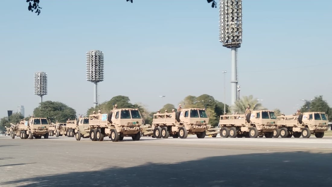 الدبابات تستعرض في بغداد.. رئيس الأركان جاهز تحت قوس النصر لـ 6 كانون.. فيديو 964