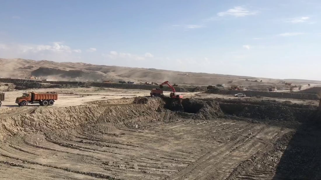 ديالى تخزن السيول الايرانية.. الأمطار لم توقف العمل في سد مندلي (صور)