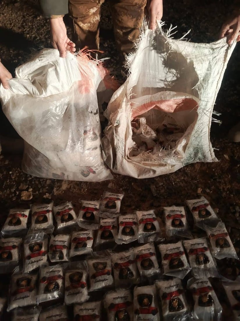 Border forces intercept balloon smuggling more than 30 kilograms of drugs in Anbar