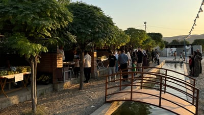 لە کەنار زێی بچووکی ناحیەی تەقتەق پێشانگایەک کرایەوە