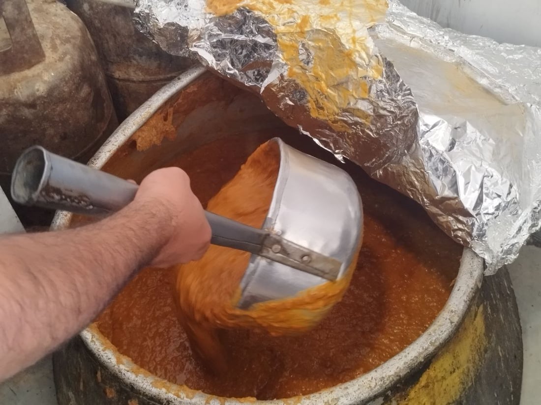 صور: مواكب الحلة تطلب القيمة النجفية بالدليفري.. توزع مجاناً على العوائل (صور)