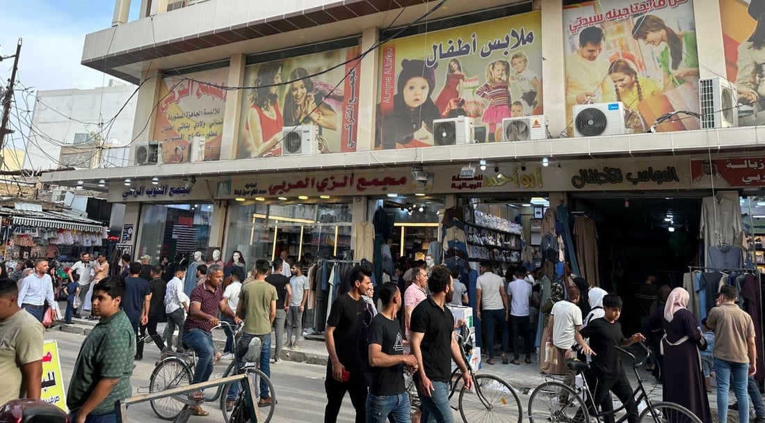 ليلة العيد.. هبّة في بعقوبة لشراء “الدشداشة” بأنواع الشاهين والباز والعثماني (صور)