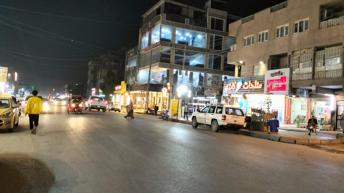 ليالي شارع المسبح أحلى ما في بغداد الجديدة.. تجارة وشاي وعشاء فاخر (صور)