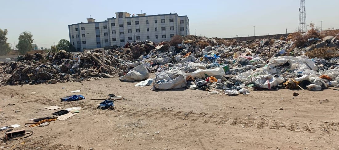 ئەو بارهەڵگرانەی خۆڵ و خاشاکیان لە گەڕەکی نیشتمانی هەولێر فڕێدابوو دەستیان بەسەرداگیرا