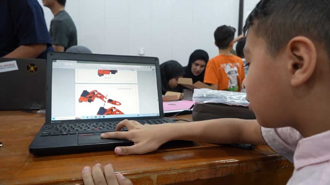 فيديو: 300 عراقي يصنعون الروبوتات في البصرة.. قريباً إلى أثينا