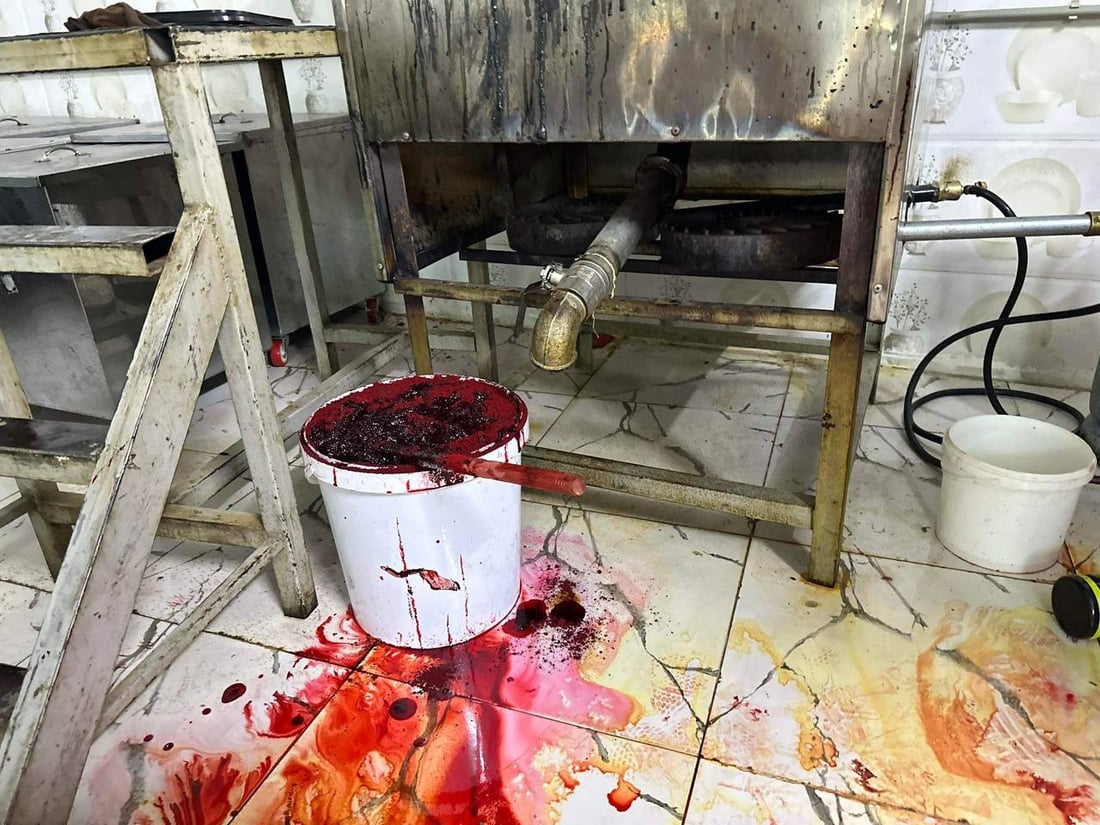 صور لا تسر عشاق الأراكيل.. طن من المعسل الفاسد كان في طريقه إلى السوق