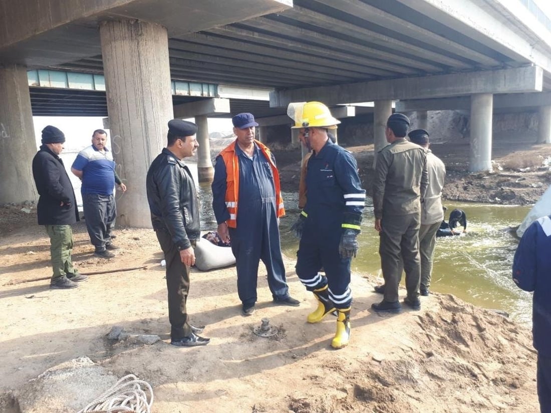 ضباب الناصرية يهوي بشاحنة في “المالح” وانتشال جثة سائقها (صور)