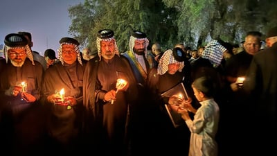 الحزن يجوب شوارع الكوت أيضاً.. مسيرة شموع وصور الصدر الثاني ونجليه