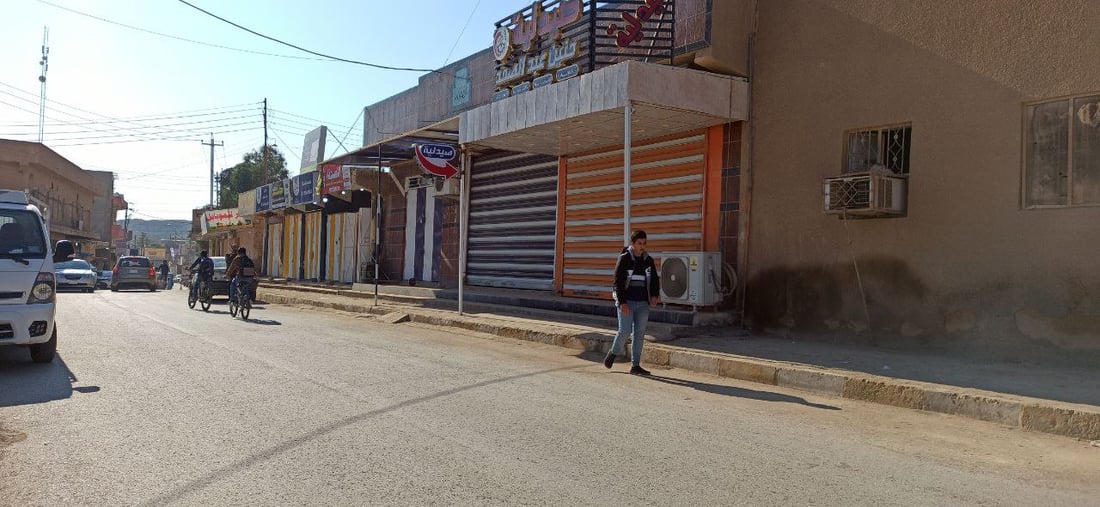 “ديون الموظفين” تنذر بإفلاس أصحاب المحلات في حديثة