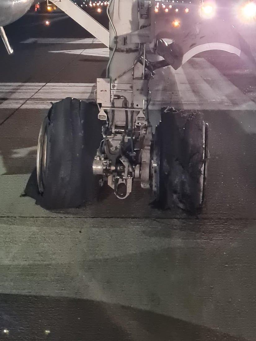 تطورات حادثة المطار.. لحظات تحبس الأنفاس في الطائرة المتجهة إلى السعودية