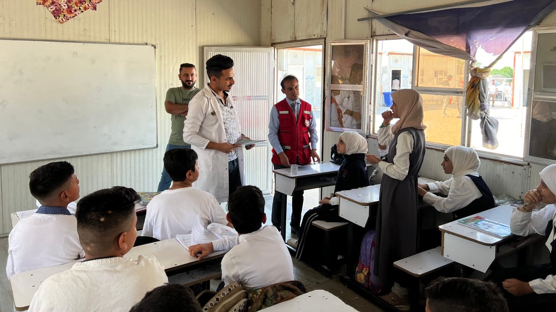 صور: فرق صحية تجوب مدارس سفوان لفحص أسنان التلاميذ.. حملة برعاية الهلال الأحمر
