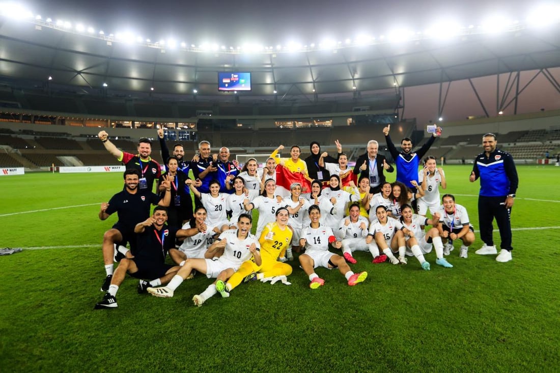 صور مفرحة من ملعب جدة.. سيدات العراق يحتفلن بالمركز الثالث لبطولة غرب آسيا