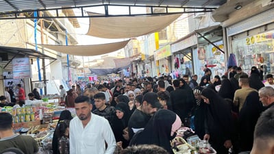 صور صباحية من سوق گرمة علي في البصرة: زبائن الرواتب المبكرة أنعشوا الحركة