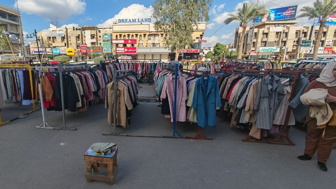 “الشتوي نام على گلوبنا”.. بعض باعة الملابس في شارع فلسطين خانتهم الحسابات
