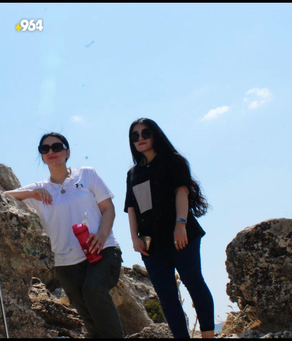 صور: 30 فتاة وسيدة في عقرة قرّرن صعود جميع الجبال الكردية والبداية من “دينارتا”