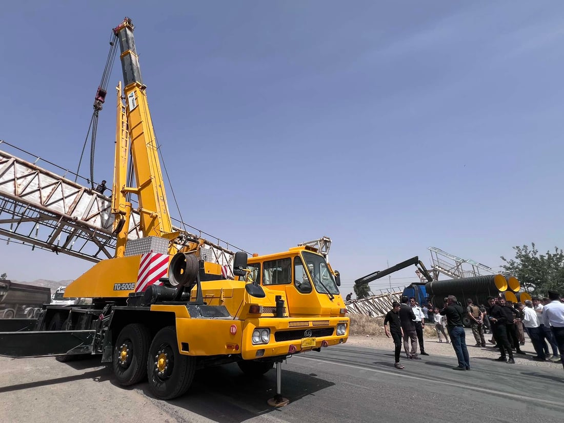 تیمەکان سەرقاڵی لابردنی پردە رووخاوەکەن لە سنووری بازیان