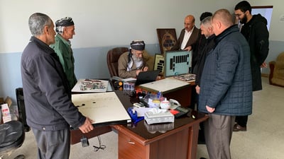 مزگەوت هەیە کاتژمێری بانگدانی حەوت دەقیقە جیاوازە لەگەڵ مزگەوتێکی دیکە