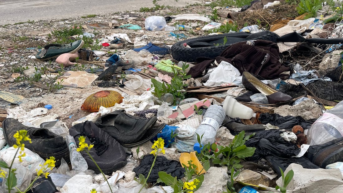 پاشماوە بۆنی ناخۆشی لە کۆڵانەکەدا بڵاوکردوەتەوە