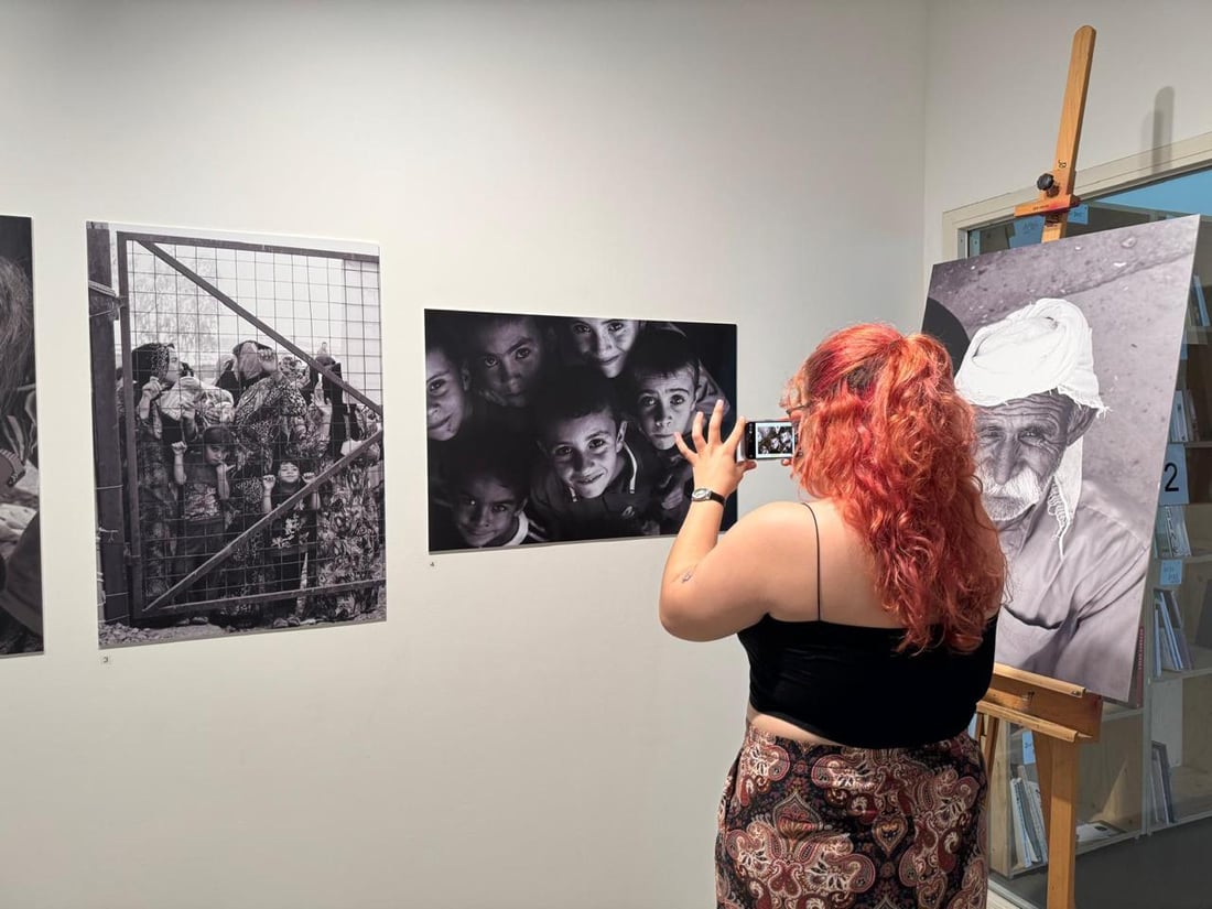 کوڕێکی کورد بەخەمی ئێزدییەکان کۆ کردەوەو بە فۆتۆ بردییە ئەڵمانیا