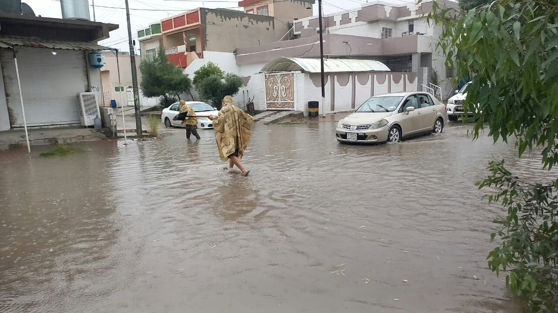 الجيش يتدخل لفتح مجاري آلتون كوبري.. سيول الأمطار أغرقت كل الشوارع (فيديو)