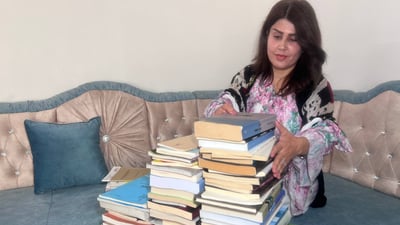 مامۆستایەکی چۆمان بە 100 کتێبەوە هاتە ناو هەڵمەتەکەی 964ـەوە