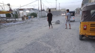 مختار شهداء العبيدي يُطلع 964 على منطقته: هذا حال أهم شوارعنا!