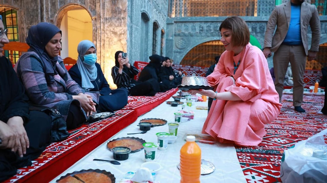 صور: وزيرة الهجرة تقلب “جدر الدولمة”.. مأدبة إفطار جماعي للنساء العائدات