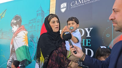 دایک و باوکى مورید دڵخۆشن؛ وێنەى کوڕەکەیان چووەتە سەر بەرگى خوێندن