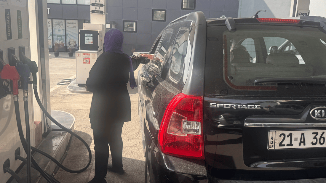 بەهۆی سیستمی تاک و جووت بەشێک لە ژنان لە سلێمانی بەنزینیان وەرنەگرت