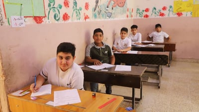صور صباحية من مدارس بابل.. الكهرباء لم تنقطع عن 500 مركز امتحاني