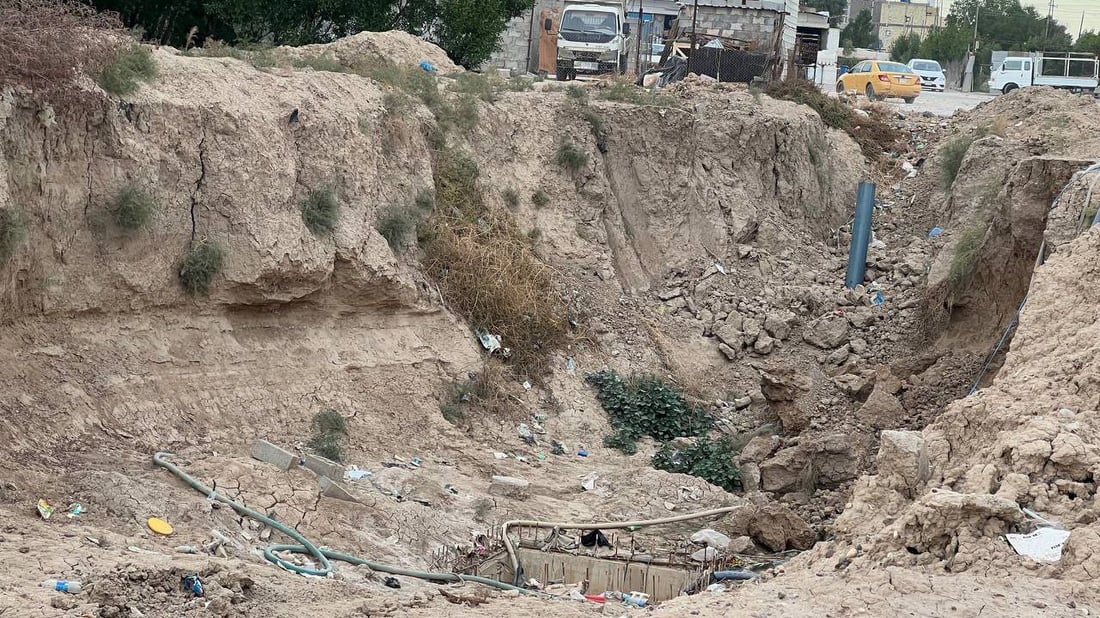 أمانة بغداد لسكان حي الأمانة في الزعفرانية: التبليط قادم.. انتظروا (صور)