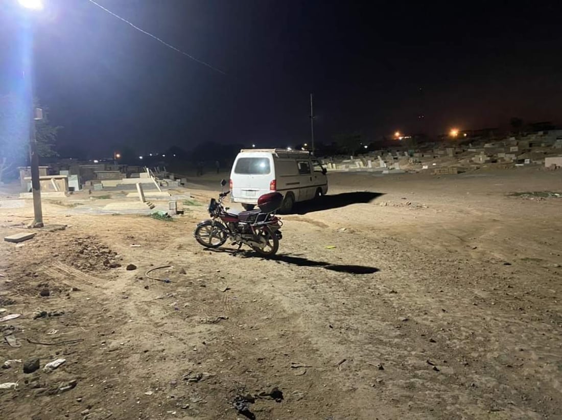 صور: شباب حمرين يغسلون شوارع السعدية وينيرون مقبرة النبي إسماعيل استعدادا للعيد
