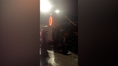 فيديو: انقلاب شاحنة “سكراب” تقطع طريق كركوك – أربيل وتقتلع أعمدة الكهرباء