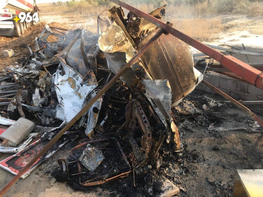 “كرستا” تحوّلت إلى كومة حديد تحت صهريج.. صور من حادث عنيف على سريع الناصرية
